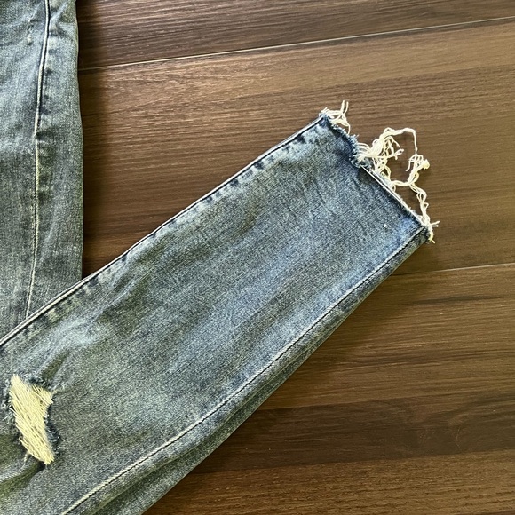 A&F The Super Skinny Ankle High Rise Jeans - Picture 4 of 7